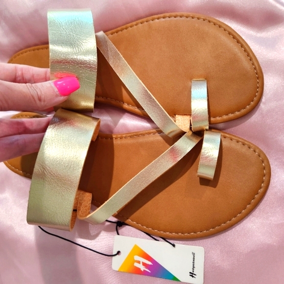 Gold Sandals size 9 - Picture 2 of 3